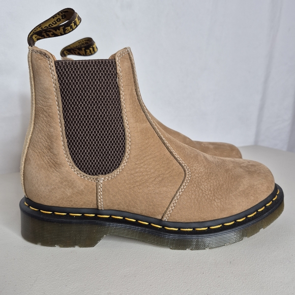 Dr. Martens 2976 Nubuck Chelsea Boots NWOB - Size 7 - Picture 3 of 16